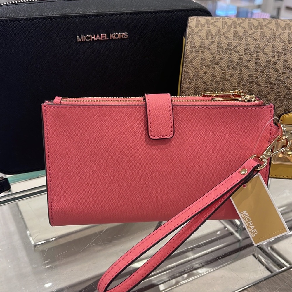MICHAEL KORS LARGE DOUBLE ZIP WRISTLET WALLET PHONE CASE CLUTCH
Tea Rose NWT - Picture 9 of 16